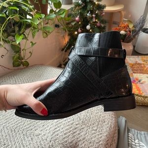 Cute flattering ASOS ankle boots